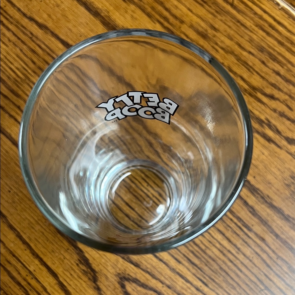 Betty Boop Pink Dress Glass - Picture 4 of 4